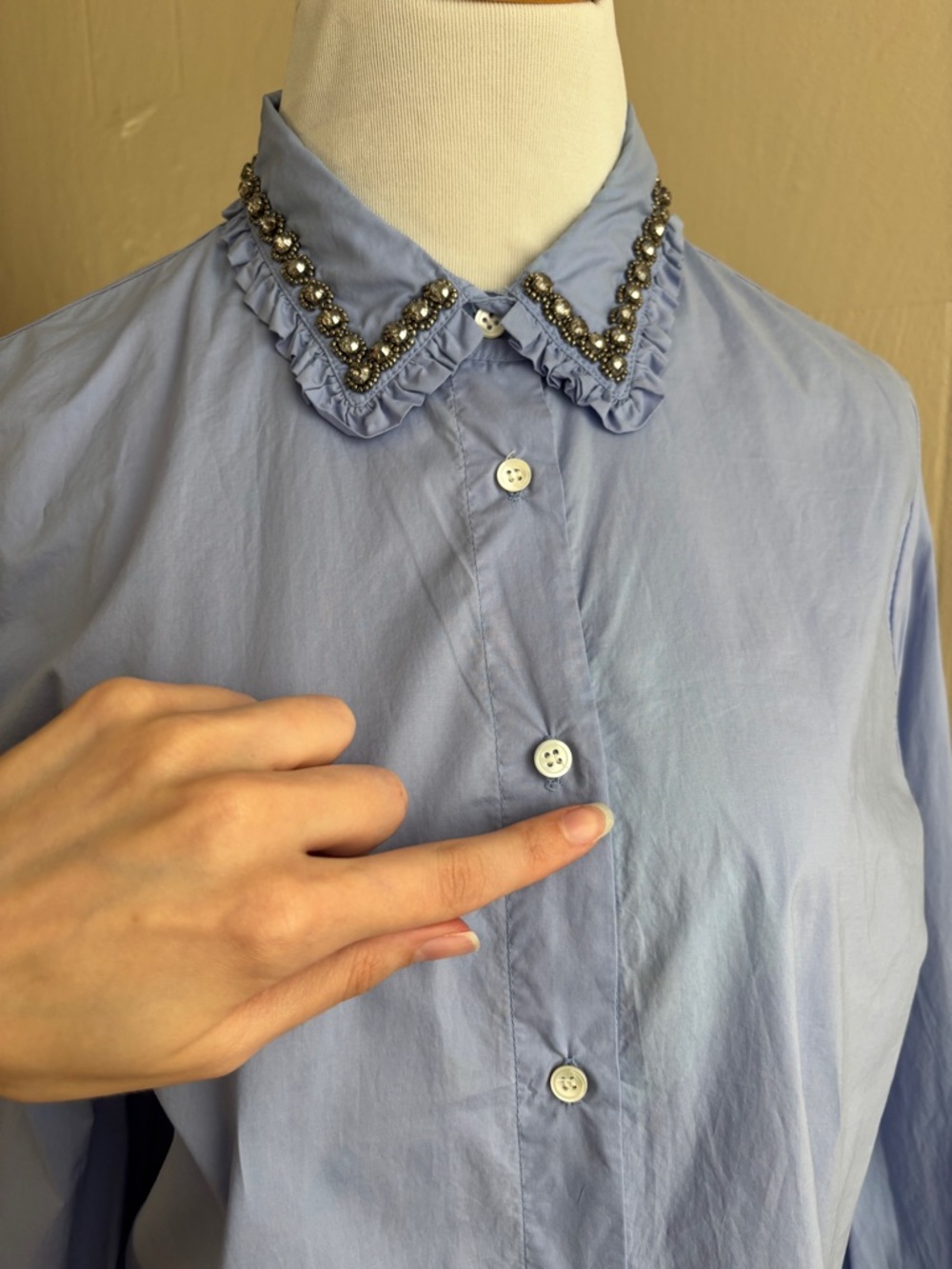 Essentiel Antwerp Glass Rhinestone Beaded Ruffle Collar Button Up Shirt - Picture 5 of 12